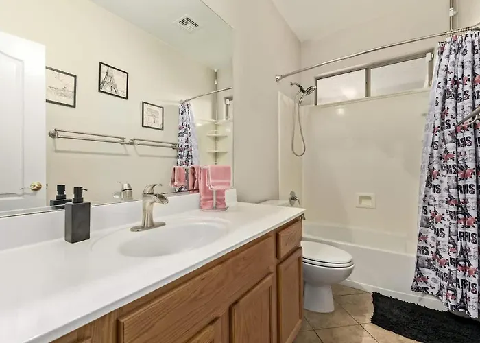 Pet-friendly 4br Oasis - Heated Pool Firepit & Bbq * Chandler