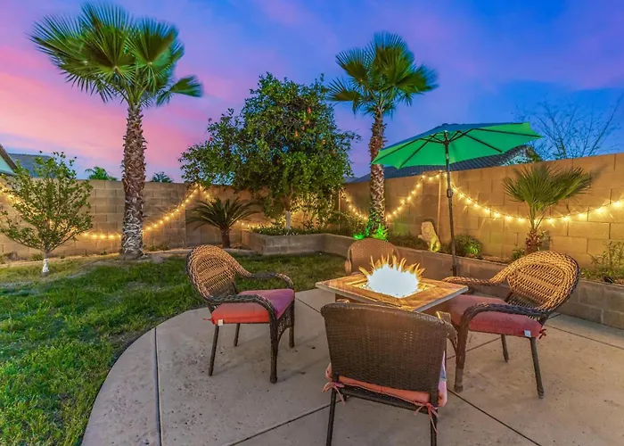 Pet-friendly 4br Oasis - Heated Pool Firepit & Bbq
